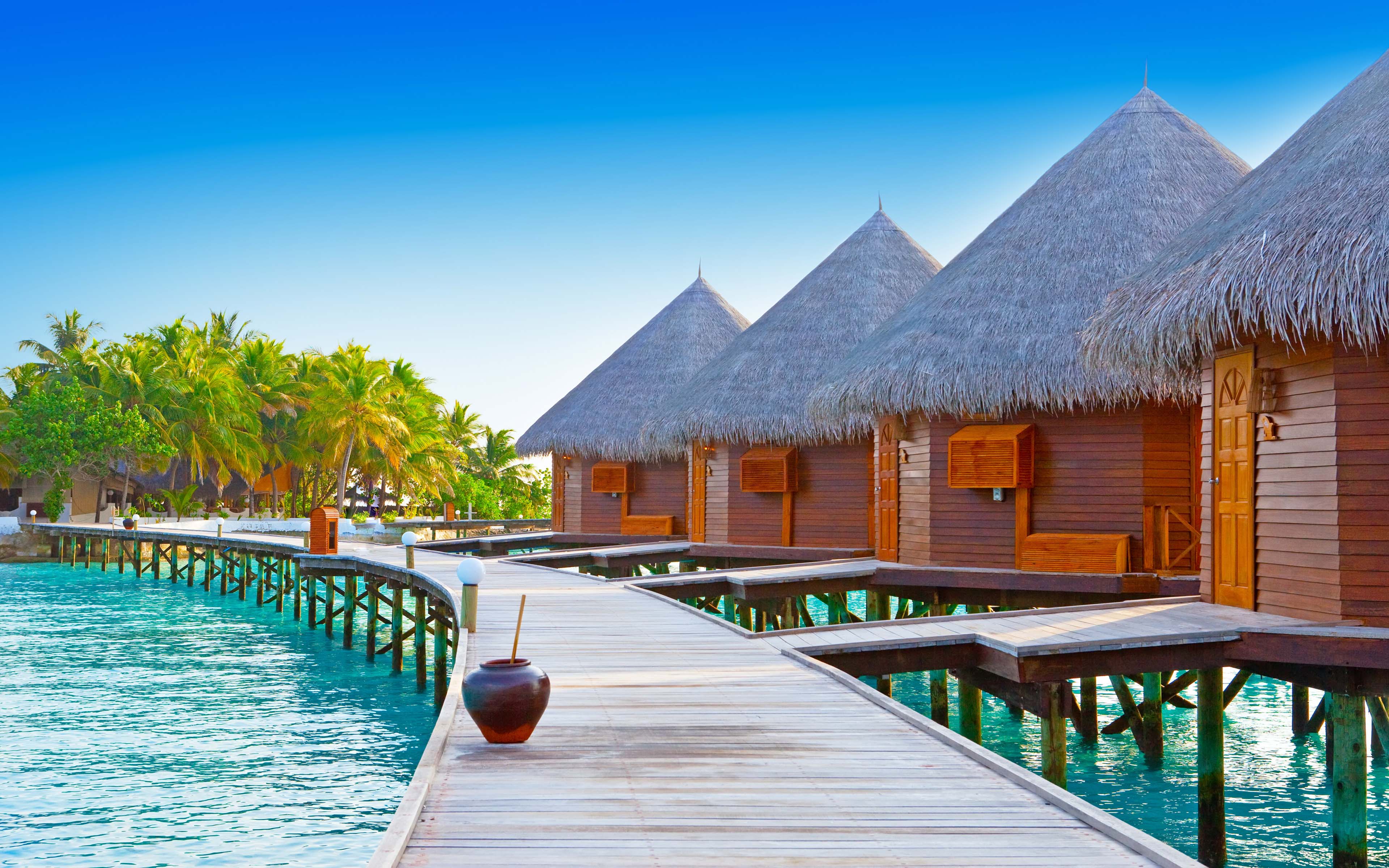 Maldives Luxurious Resort Bungalows Over Water Wallpaper Hd